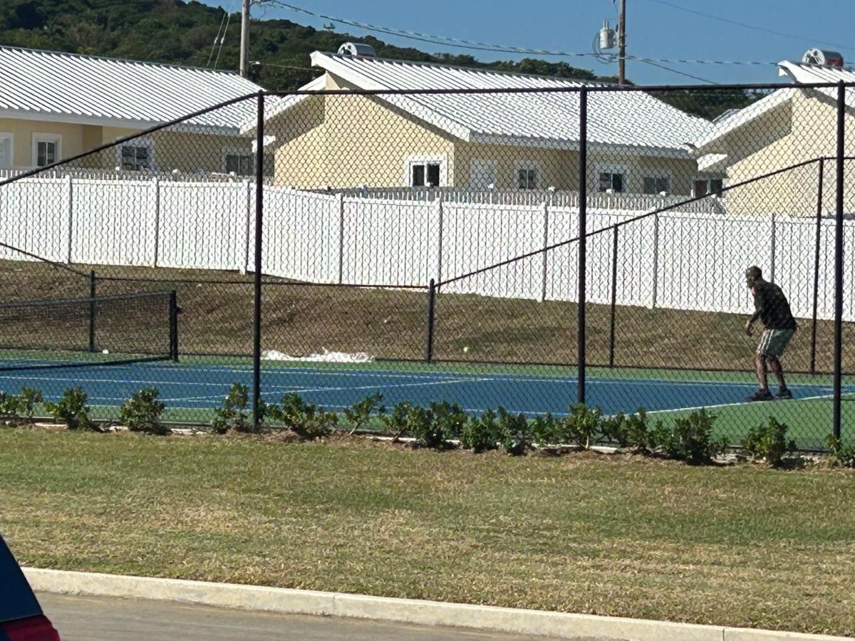 Seamist Villa @Oceanpointe Lucea Comfy 2Br W/Pool Gym & Parking Exterior foto